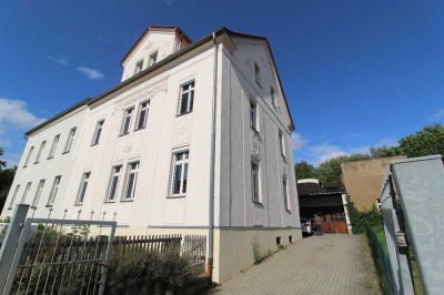 3 freie Wohnungen im Vorderhaus und 2 Wohnungen im Hinterhaus