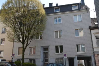 Schöne und gepflegte 2-Raum-DG-Wohnung in Solingen