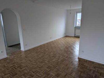 Elegante 4-Zimmer Wohnung mit Balkon im 3. OG in Speyer
