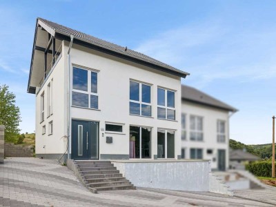 Zuhause ankommen – Ihre neue Doppelhaushälfte mit viel Licht, Stil und Komfort in Mannebach