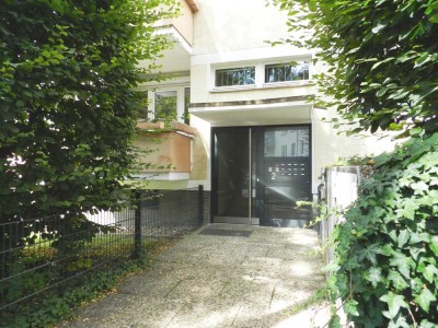 SUPERSCHICK IN BEVORZUGTER WOHNLAGE - 3 ZIMMER, DUSCHBAD UND 2 BALKONE!!!