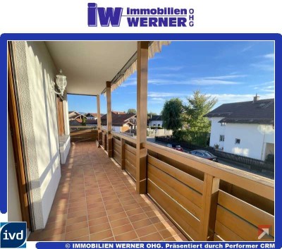 ***Helle, wirklich sehr gepflegte 3-Zimmer-Wohnung mit EBK, Balkon und Einzelgarage in Großkaro***