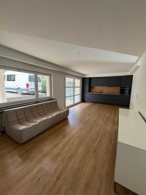 Schöne und modernisierte 2-Zimmer-Erdgeschosswohnung mit Balkon und EBK in Schleiden