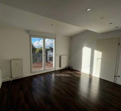 Wunderschöne 3-Zimmer-Dachterrassenwohnung mit EBK - direkt am Mattlerbusch