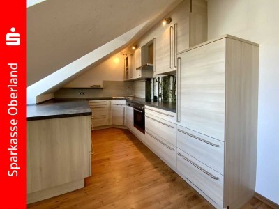 Helle 3 Zimmer Dachgeschosswohnung mit Balkon