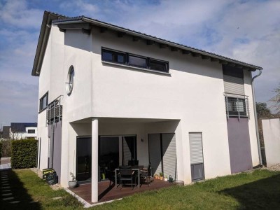 Schöne helle ETW mit Garten