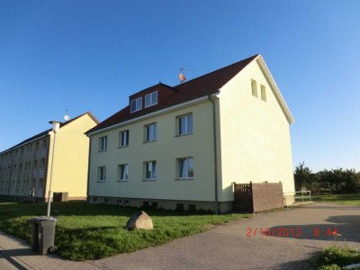 !!2-Raum Wohnung im voll sanierten Altbau unweit von Teterow im schönen Teschow gelegen !!