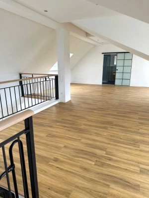 Neubau: Maisonette-Wohnung mit Balkon und Loggia!