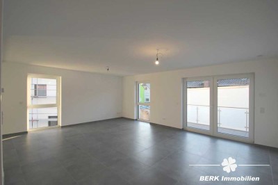 BERK Immobilien - Moderne 3-Zimmerwohnung mit 2 Balkonen + 2 TG-Stpl. in Seligenstadt-OT