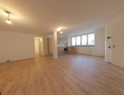 Großzügige, helle 3,5 ZKB ca.95m² Wohnung mit EBK inkl. Strom und Internetmitbenutzung