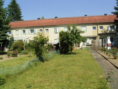 Provisionsfrei zur Kapitalanlage !  Reihenmittelhaus mit schönen Grundstück in Frankfurt Griesheim