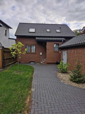 Einfamilienhaus mit Garten &Garage