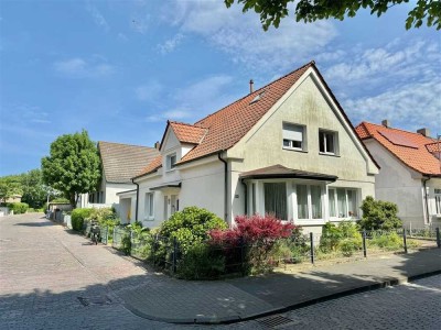 Einfamilienhaus mit Garten/ Garage in gefragter Wohnlage