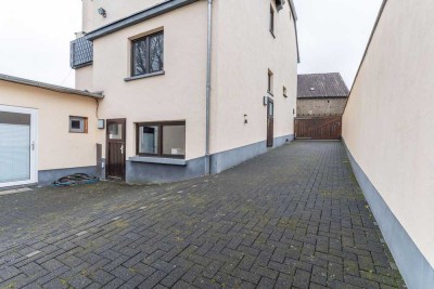 Freistehendes Einfamilienhaus mit Einliegerwohnung