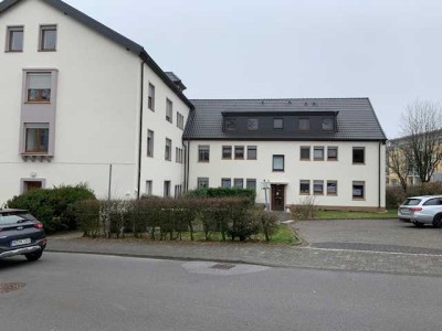 NEU RENOVIERTE 2 ZIMMER ERDGESCHOSSWOHNUNG