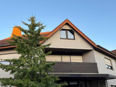 Renovierte 4-Zimmer-Wohnung,Einbauküche u. 2 Balkone im 1. OG in Bad Wünnenberg-Haaren