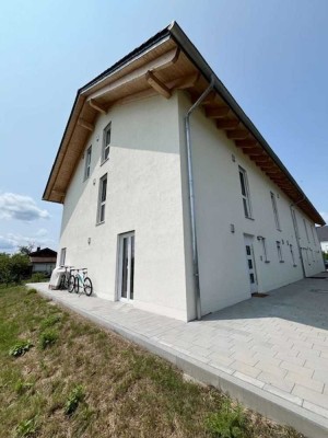 Neuwertige 2-Zi.-Wohnung (KfW-40) zzgl.1 Stellplatz – zur Eigennutzung oder als Kapitalanlage!