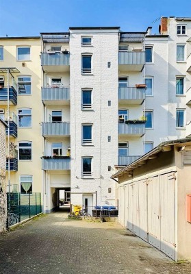 Vermietete 2-Zimmer-Whg. mit EBK, Balkon u. Garage nahe der Universität // Weißenburgstraße, Kiel