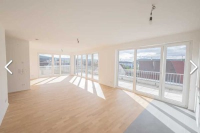 Stilvolle 3-Zimmer-Penthouse-Wohnung mit Einbauküche in Schorndorf