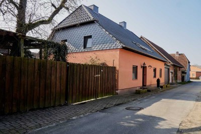 Ein Haus mit ganz viel Charme, Einliegerwohnung und einer Scheune