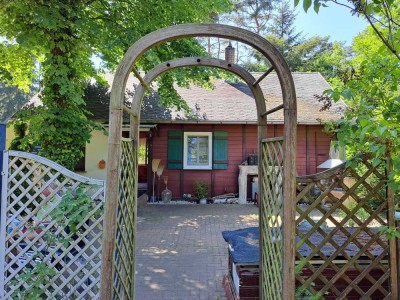 Ferienhaus oder fester Wohnsitz in Borkheide mit Saunahaus und Pool