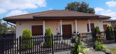 freistehender Bungalow/Einfamilienhaus mit Garagenanbau & Werkstatt