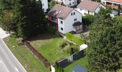 VIELSEITIGES DREIFAMILIENHAUS MIT WEITEM GARTENZAUBER IN BERNSTADT