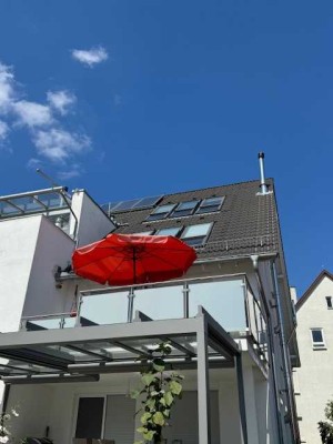 Neuwertige 4 Zimmer Wohnung mit EBK, 2x Balkon sowie TG-Platz in 71083 Affstätt, WM ca. 1.695€