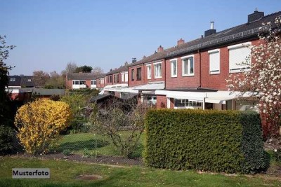 Einfamilien-Reihenendhaus mit Pkw-Stellplatz