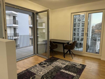 *Neubau* helle 1,5-Raum-Wohnung mit Balkon und Möbel im Ostend FFM