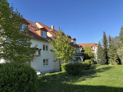 Dachgeschoss-Maisonette mit Stellplatz, verkehrsgünstig gelegen