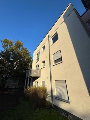 Helle 2-Zimmer-Wohnung mit Balkon & Dachterrasse in zentraler doch ruhiger Lage von Baden-Baden