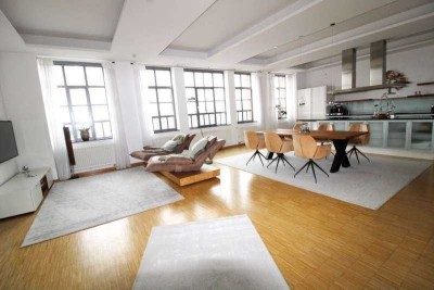 Extravagantes Penthouse mit Loftcharakter und edler Ausstattung in Augsburg Göggingen