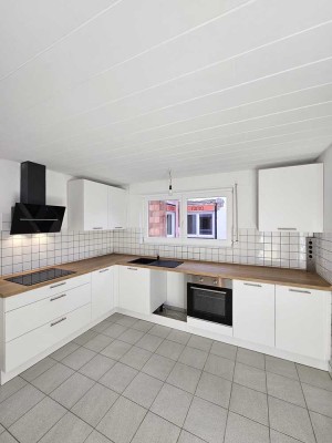 Renovierte 2-Zimmer-Wohnung mit neuer Einbauküche