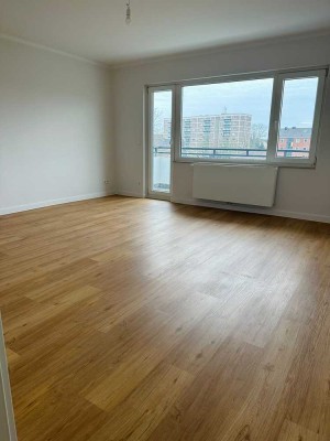 Sanierte 3 Zimmer Wohnung im 3OG, Reinhardstraße 11