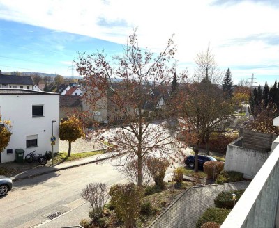 Sonnig gelegene 2 Zimmer Terrassenwohnung mit Flair+EBK+2xTG-Stellplatz