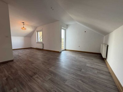 Helle 4-Zimmer Wohnung mit Balkon