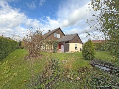 Einfamilienhaus (Fertighaus) mit schönem, Grundstück in ruhiger, sonniger Lage von Fridolfing.