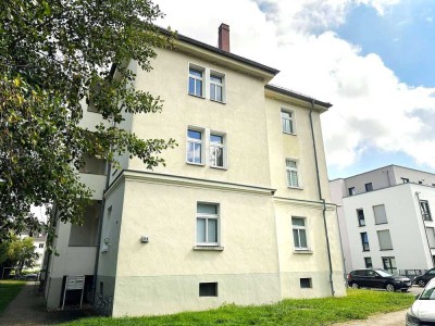 ruhige Lage I 2-Zimmer-Wohnung I Tageslichtbad mit Wanne I Balkon I Einbauküche