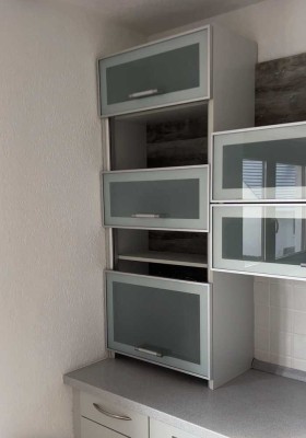 Neuwertige 4-Zimmer-Wohnung mit Balkon und Einbauküche in Biberach