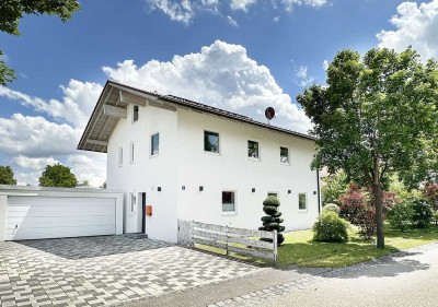 Modernes 160 m2 großes Niedrigenergiehaus in Seeon mit zusätzlichem Baurecht für Gewerbeeinheit