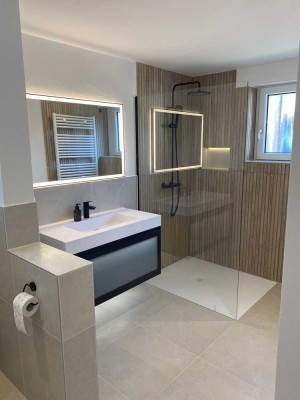 Erstbezug nach Sanierung: helle und großzügige 4-Zimmer-Wohnung mit Terrasse in Rechberghausen