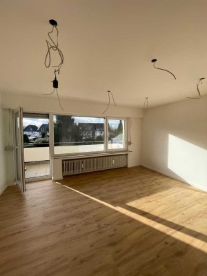 Kernsanierte 2-Zimmer-Wohnung mit Balkon in Vierparteienhaus in Leverkusen – Helle Räume & Top-Lage