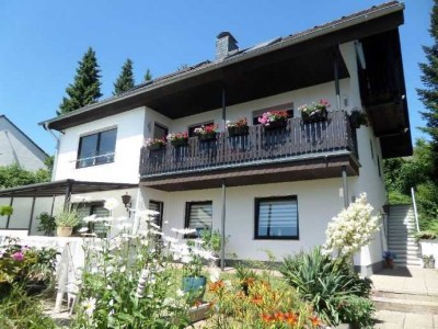 Wohnen in bester Lage! Vollmöblierte 3-Zimmerwohnung mit eigenem Eingang und eigenem Garten
