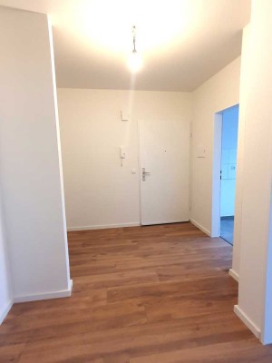 Frisch sanierte 2 Zi-Wohnung mit Sonnenbalkon - ruhige Lage - Markwald