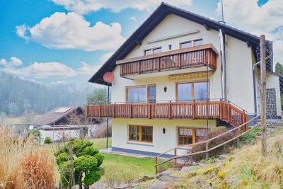 3 Fam.haus, renoviert, ruhig, Waldrand, Heizung 2018, PV + Speicher, Garagen, ohne Mieter LESEN