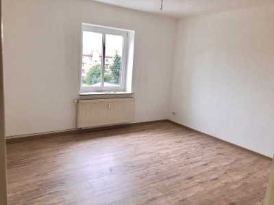 Großzügige und ruhige 3-Raum-Wohnung mit Balkon