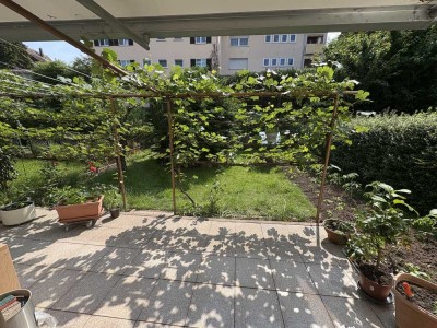 3 Zi.-Hochparterre-Whg., Terrasse, eigener sonniger Garten, EBK, TG-Platz,