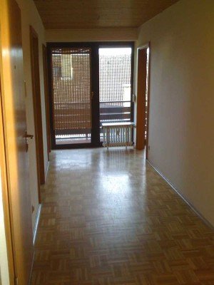 Freundliche und gepflegte 2-Zimmer-Dachgeschosswohnung mit Balkon in Krefeld