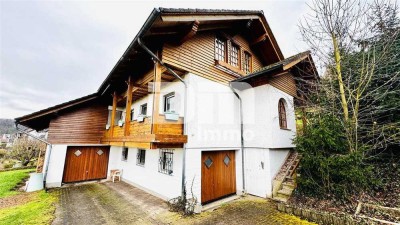 Hochwertiges 1-2 Familienhaus mit großem Garten in erhobener Ortsrandlage mit Panoramablick